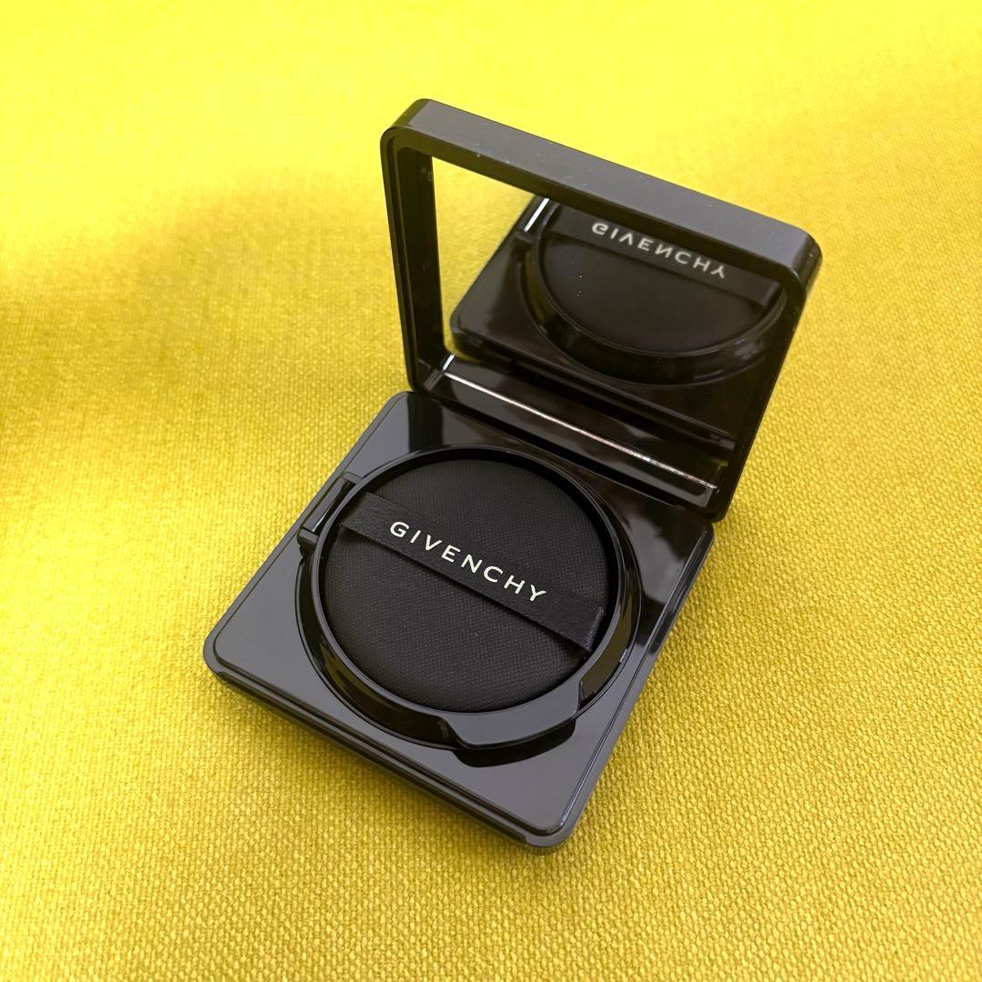 【未使用品】ソワン ノワール UV コンパクト【ジバンシイ】 GIVENCHY（ジバンシイ） ソワン ノワール UV コンパクトの通販