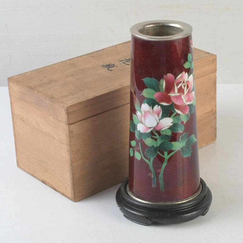 七宝焼　赤透釉　花文　花瓶　唐木台付　共箱　V　9731 七宝焼 安藤七宝店造 赤透 薔薇文 花瓶 共箱 7891C - メルカリ