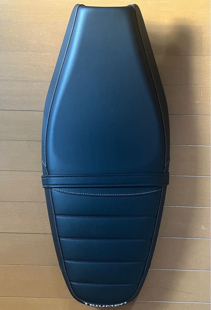 トライアンフ　スピードツイン900 2025年式　純正シート トライアンフ新型「スピードツイン900」発表！ 2025年モデルは倒立